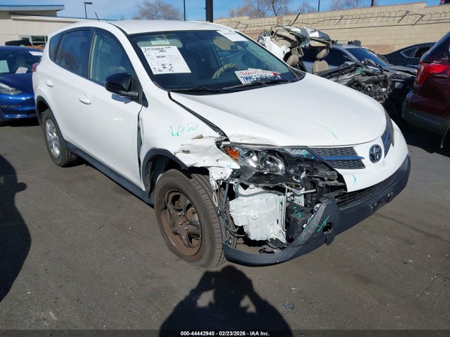 Toyota RAV4 LE 2015 JTMZFREV6FD068075 Image 6