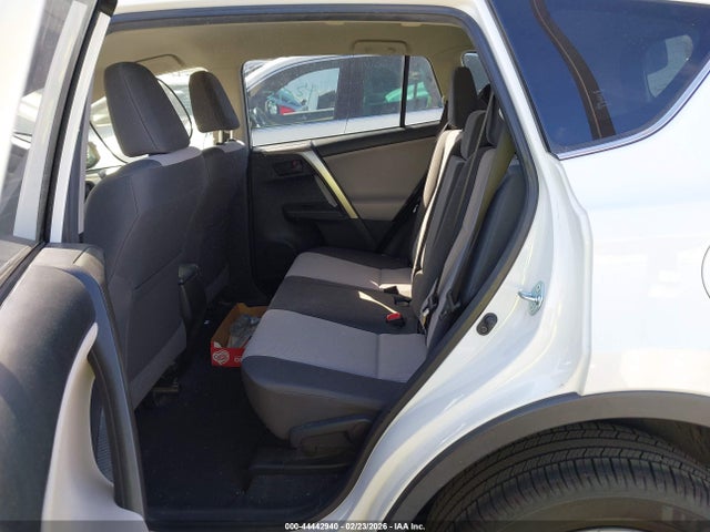 Toyota RAV4 LE 2015 JTMZFREV6FD068075 Image 8