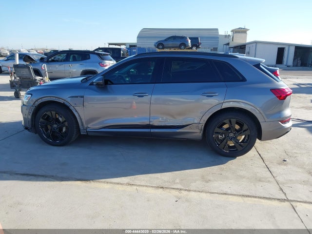 2021 Audi E-tron Premium Quattro მანქანა იყიდება აუქციონზე, vin: WA1AAAGE7MB012482, აუქციონის ნომერი: 44443020