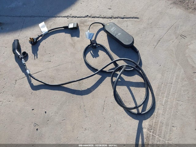 2021 Audi E-tron Premium Quattro მანქანა იყიდება აუქციონზე, vin: WA1AAAGE7MB012482, აუქციონის ნომერი: 44443020
