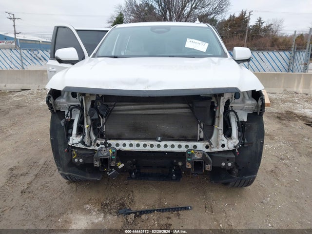 Продажа на аукционе авто 2024 Cadillac Escalade Esv 4wd Sport Platinum, vin: 1GYS4RKL5RR398494, номер лота: 44443172