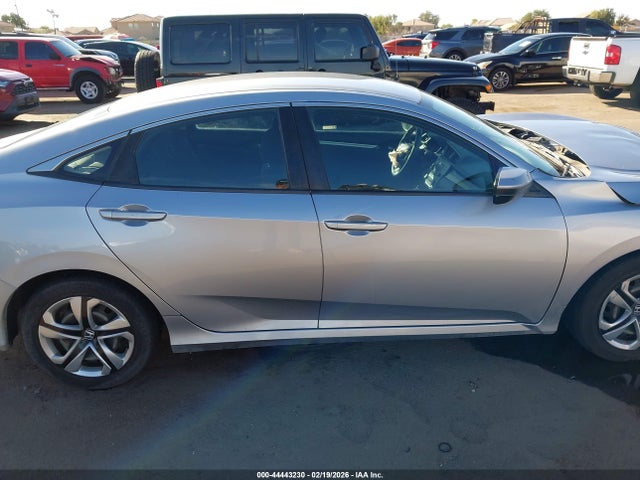 Honda Civic Lx 2018 2HGFC2F53JH585364 Image 13