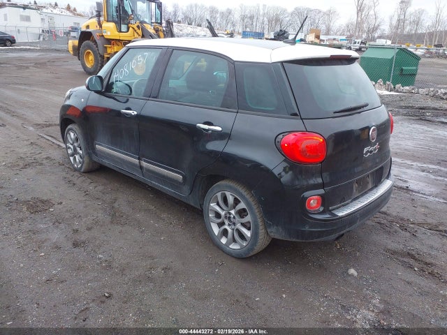 2015 FIAT 500L ZFBCFACH8FZ032852 Photo 2