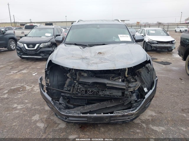 2024 Volkswagen Atlas 2.0t Sel Premium R-line მანქანა იყიდება აუქციონზე, vin: 1V2FR2CA7RC573715, აუქციონის ნომერი: 44443320