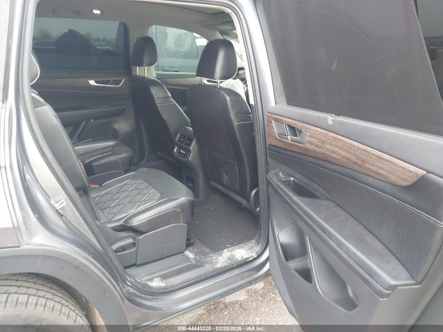 2024 Volkswagen Atlas 2.0t Sel Premium R-line მანქანა იყიდება აუქციონზე, vin: 1V2FR2CA7RC573715, აუქციონის ნომერი: 44443320