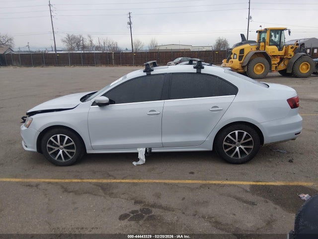 44443329 :رقم المزاد ، 3VWB67AJ0HM388635 vin ، 2017 Volkswagen Jetta 1.4t Se مزاد بيع