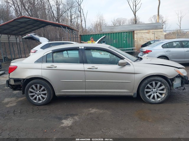 Aukcja sprzedaży 2013 Chrysler 200 Touring, vin: 1C3CCBBG2DN703591, numer aukcji: 44443366