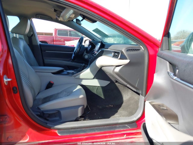 44443391 :رقم المزاد ، 4T1G11AKXMU426533 vin ، 2021 Toyota Camry Se مزاد بيع