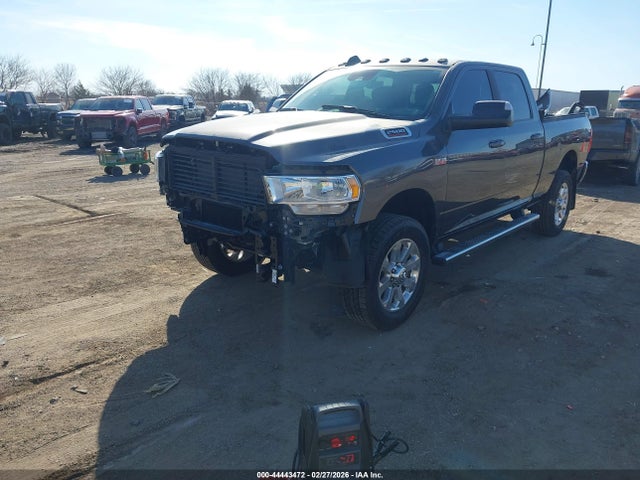3C6UR5DJ7LG252732 RAM 2500 Big Horn 4x4 6&#039;4 Box