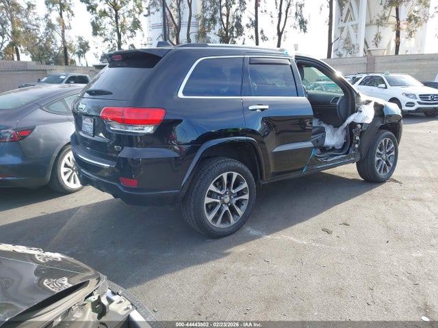 1C4RJFCG8JC460118 Jeep Grand Cherokee Overland 4x4