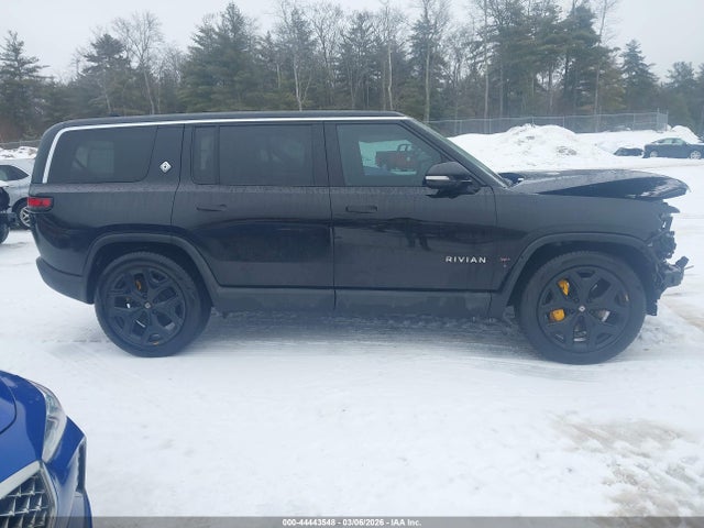 Rivian R1s Adventure 2023 7PDSGABA1PN026029 Image 14