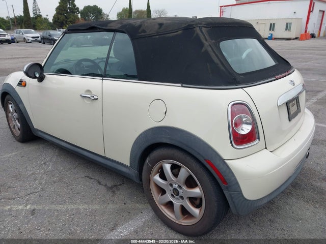 2011 MINI COOPER WMWZN3C5XBTZ89425 Photo 2