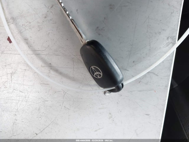 5YFBURHE9KP946978 Toyota COROLLA LE