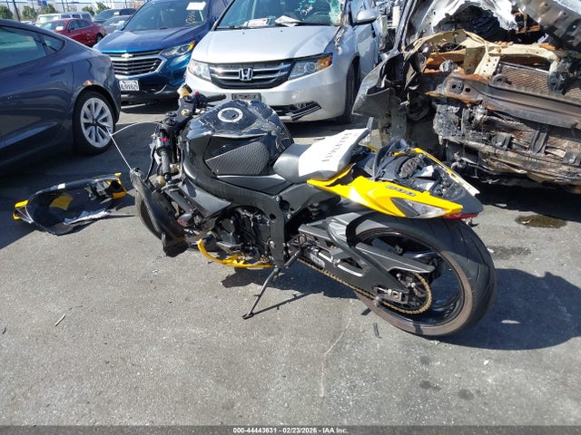 Suzuki GSX-R600 2017 JS1GN7FA8H2101516 Image 14