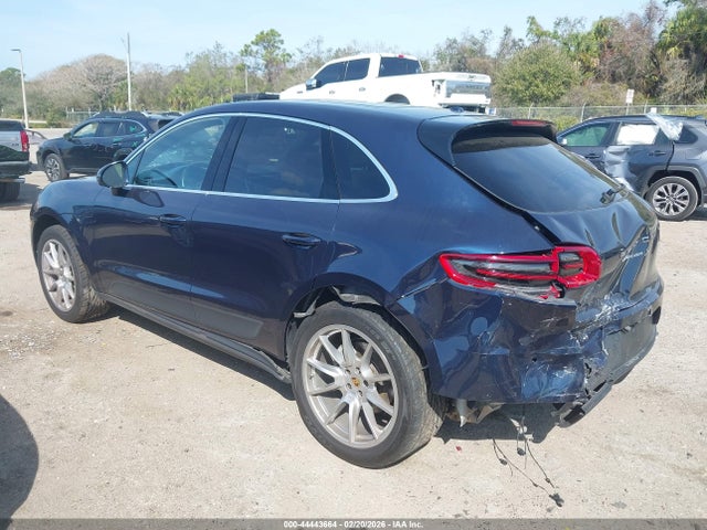 2017 PORSCHE MACAN WP1AB2A59HLB15029 Photo 2