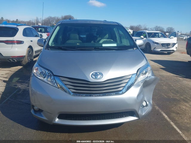 44443682 :رقم المزاد ، 5TDYK3DC3DS387147 vin ، 2013 Toyota Sienna Xle V6 8 Passenger مزاد بيع