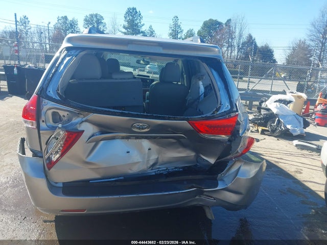 44443682 :رقم المزاد ، 5TDYK3DC3DS387147 vin ، 2013 Toyota Sienna Xle V6 8 Passenger مزاد بيع