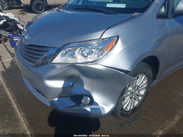 44443682 :رقم المزاد ، 5TDYK3DC3DS387147 vin ، 2013 Toyota Sienna Xle V6 8 Passenger مزاد بيع