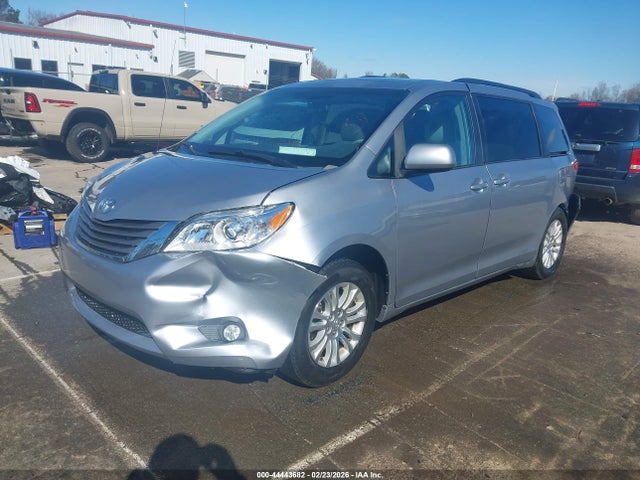 44443682 :رقم المزاد ، 5TDYK3DC3DS387147 vin ، 2013 Toyota Sienna Xle V6 8 Passenger مزاد بيع