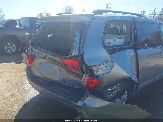 44443682 :رقم المزاد ، 5TDYK3DC3DS387147 vin ، 2013 Toyota Sienna Xle V6 8 Passenger مزاد بيع