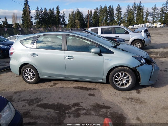 JTDZN3EU1GJ044468 Toyota Prius V Two