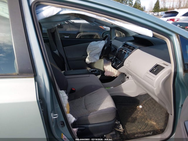 JTDZN3EU1GJ044468 Toyota Prius V Two