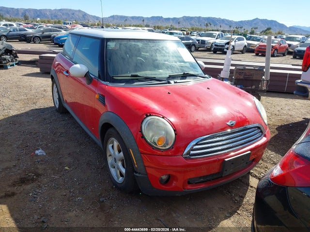 2010 MINI COOPER WMWMF3C56ATZ22133 Photo 0