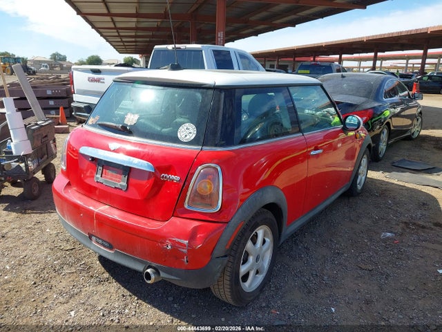 2010 MINI COOPER WMWMF3C56ATZ22133 Photo 3