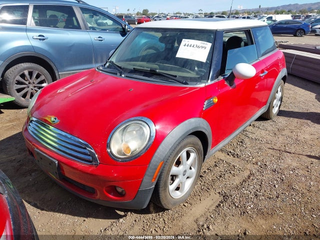 2010 MINI COOPER WMWMF3C56ATZ22133 Photo 5