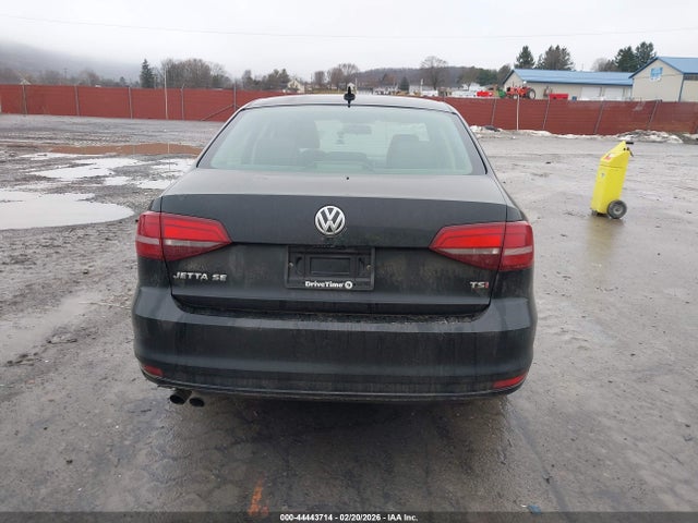 44443714 :رقم المزاد ، 3VWDB7AJXHM235488 vin ، 2017 Volkswagen Jetta 1.4t Se مزاد بيع