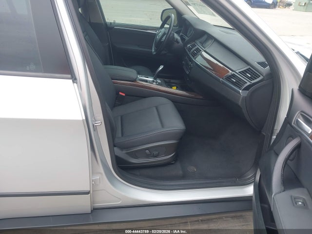 44443789 :رقم المزاد ، 5UXZV4C56D0E11336 vin ، 2013 Bmw X5 مزاد بيع