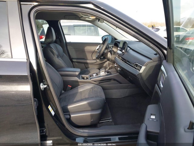 2023 MITSUBISHI OUTLANDER JA4J3UA8XPZ046152 Photo 4