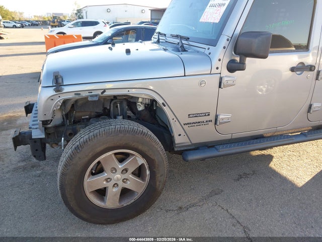 1C4BJWDG4FL517633 Jeep Wrangler Unlimited Sport
