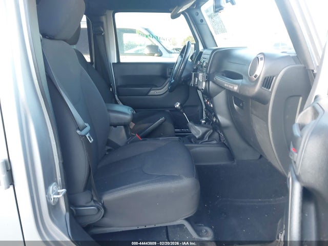 1C4BJWDG4FL517633 Jeep Wrangler Unlimited Sport