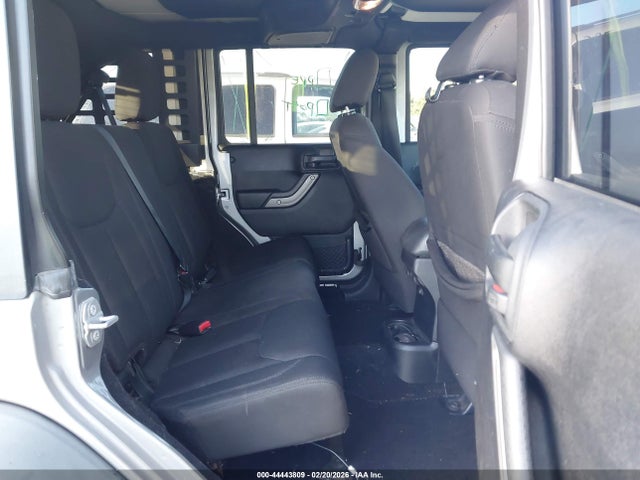1C4BJWDG4FL517633 Jeep Wrangler Unlimited Sport