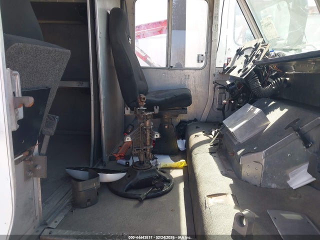 1F65F5KY0F0A04386 Ford F-59 Commercial Stripped