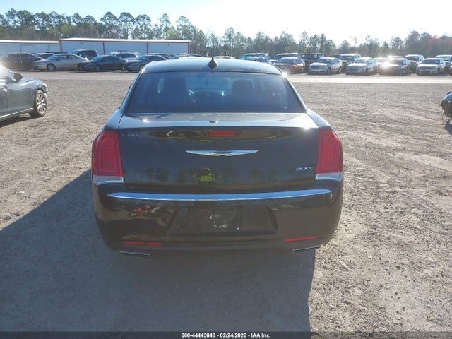44443848 :رقم المزاد ، 2C3CCAEGXJH140140 vin ، 2018 Chrysler 300 Limited مزاد بيع