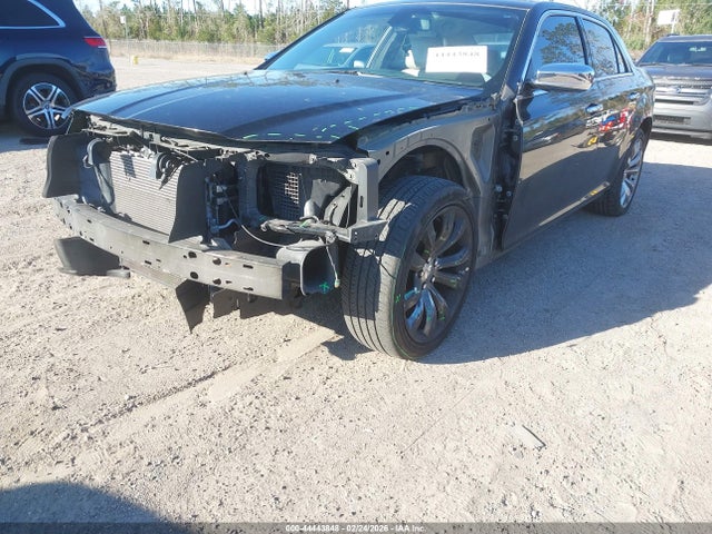 44443848 :رقم المزاد ، 2C3CCAEGXJH140140 vin ، 2018 Chrysler 300 Limited مزاد بيع