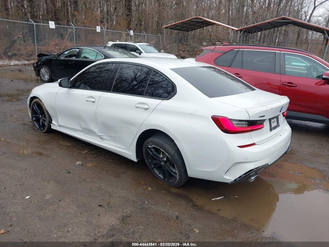 2022 BMW 330I 3MW5R7J08N8C29183 Photo 2
