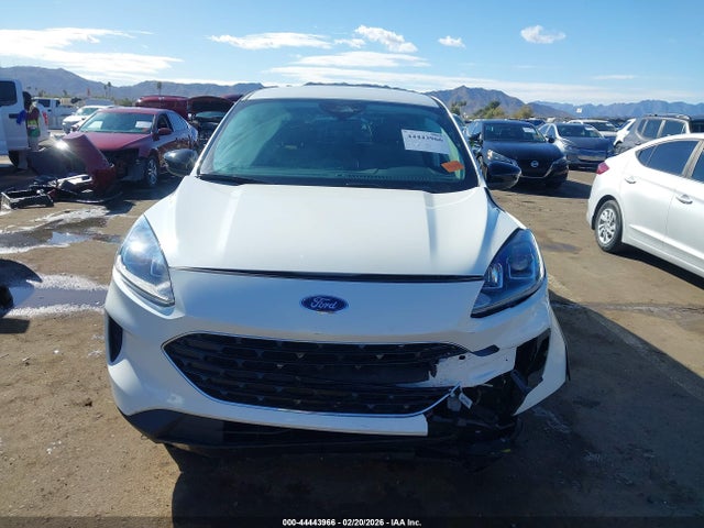 1FMCU0G61NUB90110 Ford ESCAPE SE
