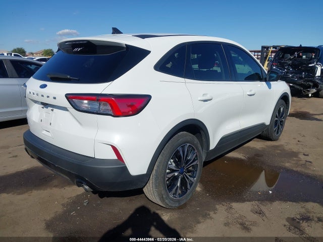 1FMCU0G61NUB90110 Ford ESCAPE SE