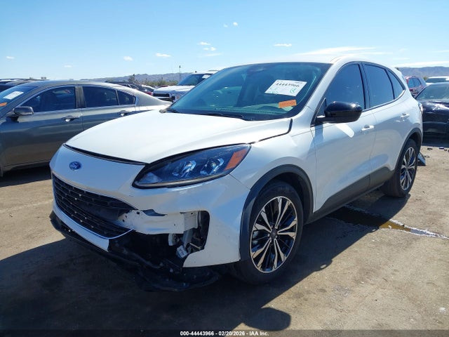 1FMCU0G61NUB90110 Ford ESCAPE SE