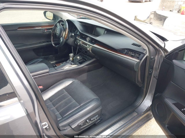 2016 Lexus Es 350 მანქანა იყიდება აუქციონზე, vin: 58ABK1GG6GU022572, აუქციონის ნომერი: 44444023