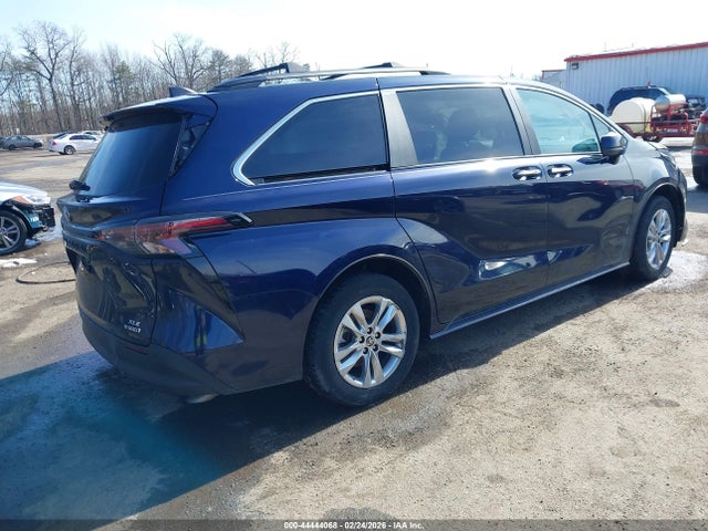 2024 TOYOTA SIENNA 5TDJSKFC9RS119719 Photo 3