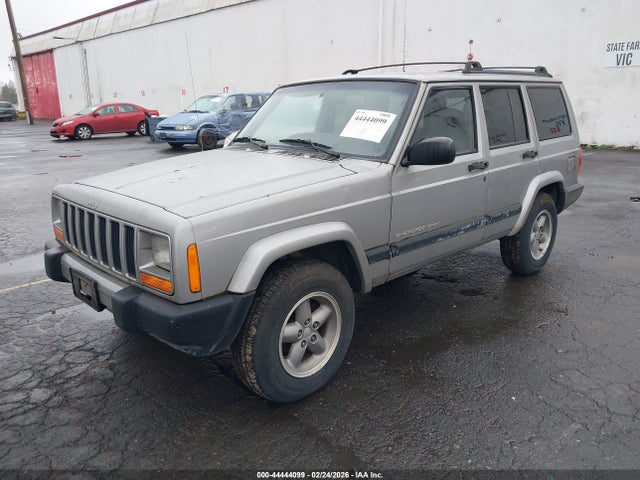 44444099 :رقم المزاد ، 1J4FT48SXYL252258 vin ، 2000 Jeep Cherokee Sport مزاد بيع