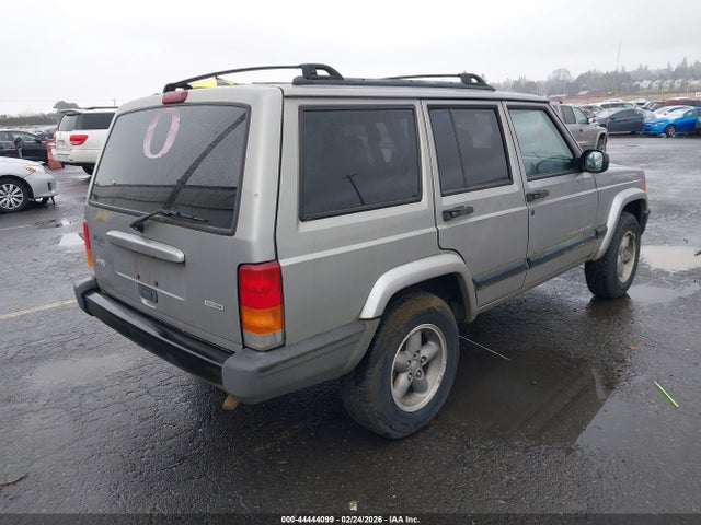 44444099 :رقم المزاد ، 1J4FT48SXYL252258 vin ، 2000 Jeep Cherokee Sport مزاد بيع