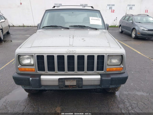44444099 :رقم المزاد ، 1J4FT48SXYL252258 vin ، 2000 Jeep Cherokee Sport مزاد بيع