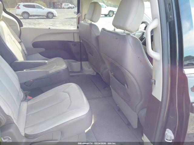 44444174 :رقم المزاد ، 2C4RC1DG3MR515713 vin ، 2021 Chrysler Voyager Lxi مزاد بيع