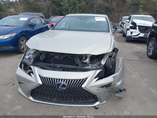 44444175 :رقم المزاد ، 58ADA1C10MU005632 vin ، 2021 Lexus Es 300h مزاد بيع
