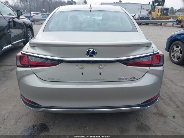 44444175 :رقم المزاد ، 58ADA1C10MU005632 vin ، 2021 Lexus Es 300h مزاد بيع